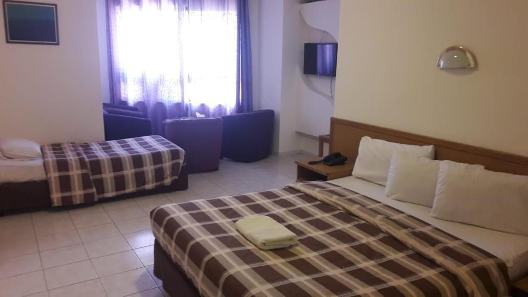 Razan Hotel Amman Esterno foto