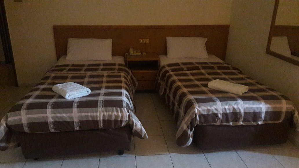 Razan Hotel Amman Esterno foto