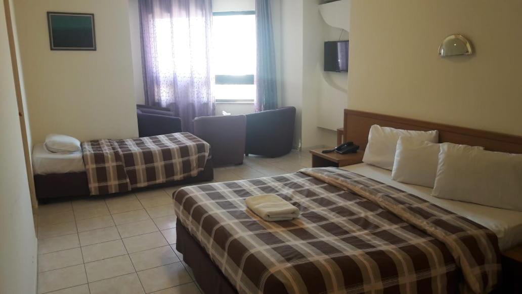 Razan Hotel Amman Esterno foto