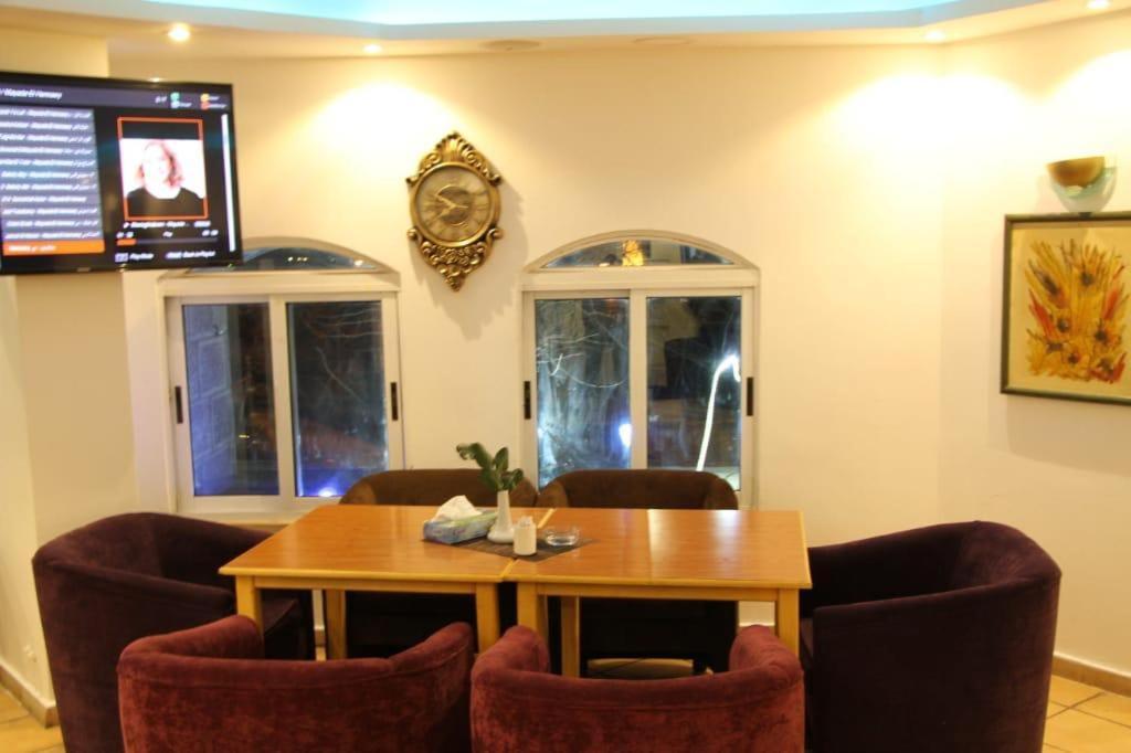 Razan Hotel Amman Esterno foto